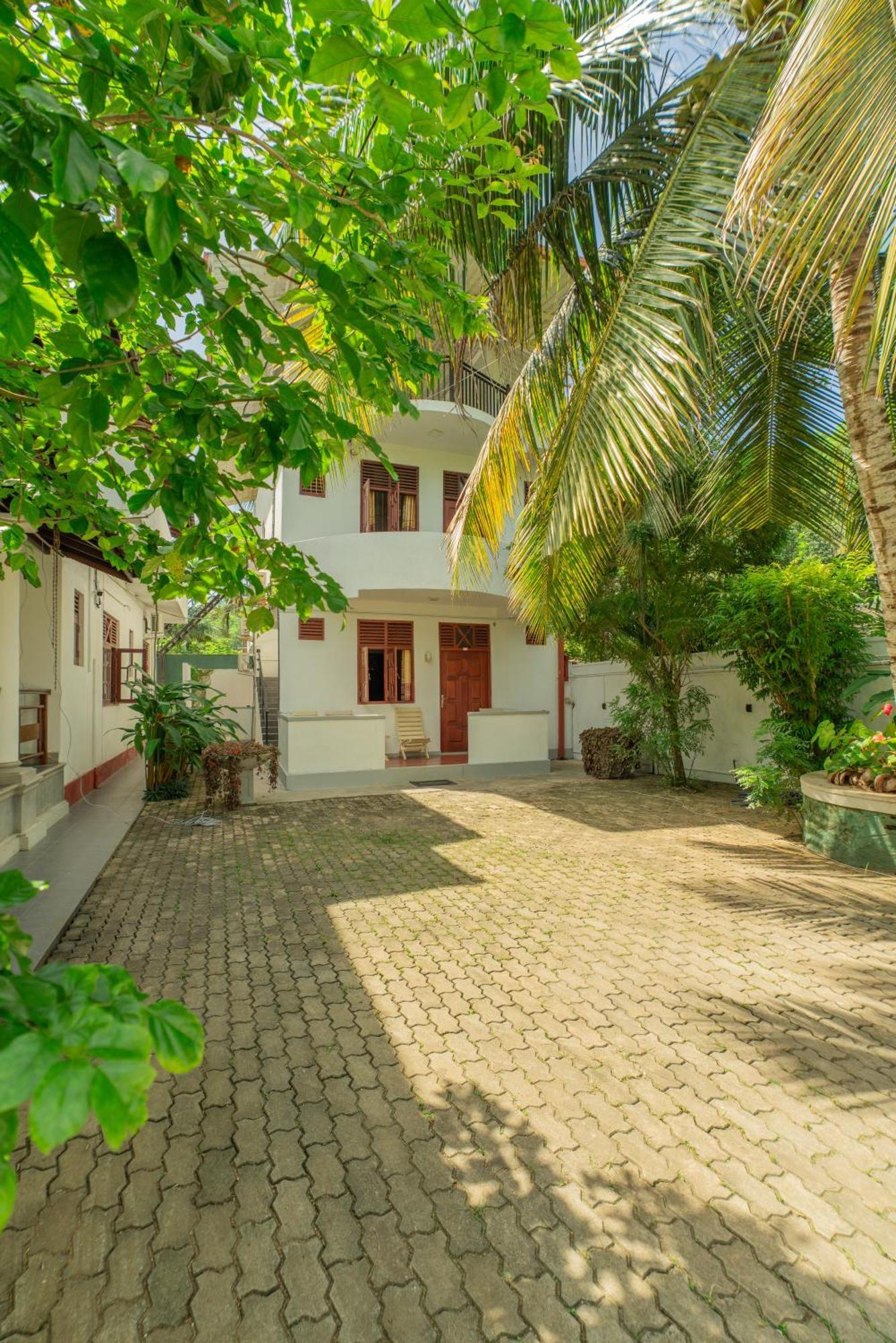The Calm Of8 Hotel Unawatuna Buitenkant foto