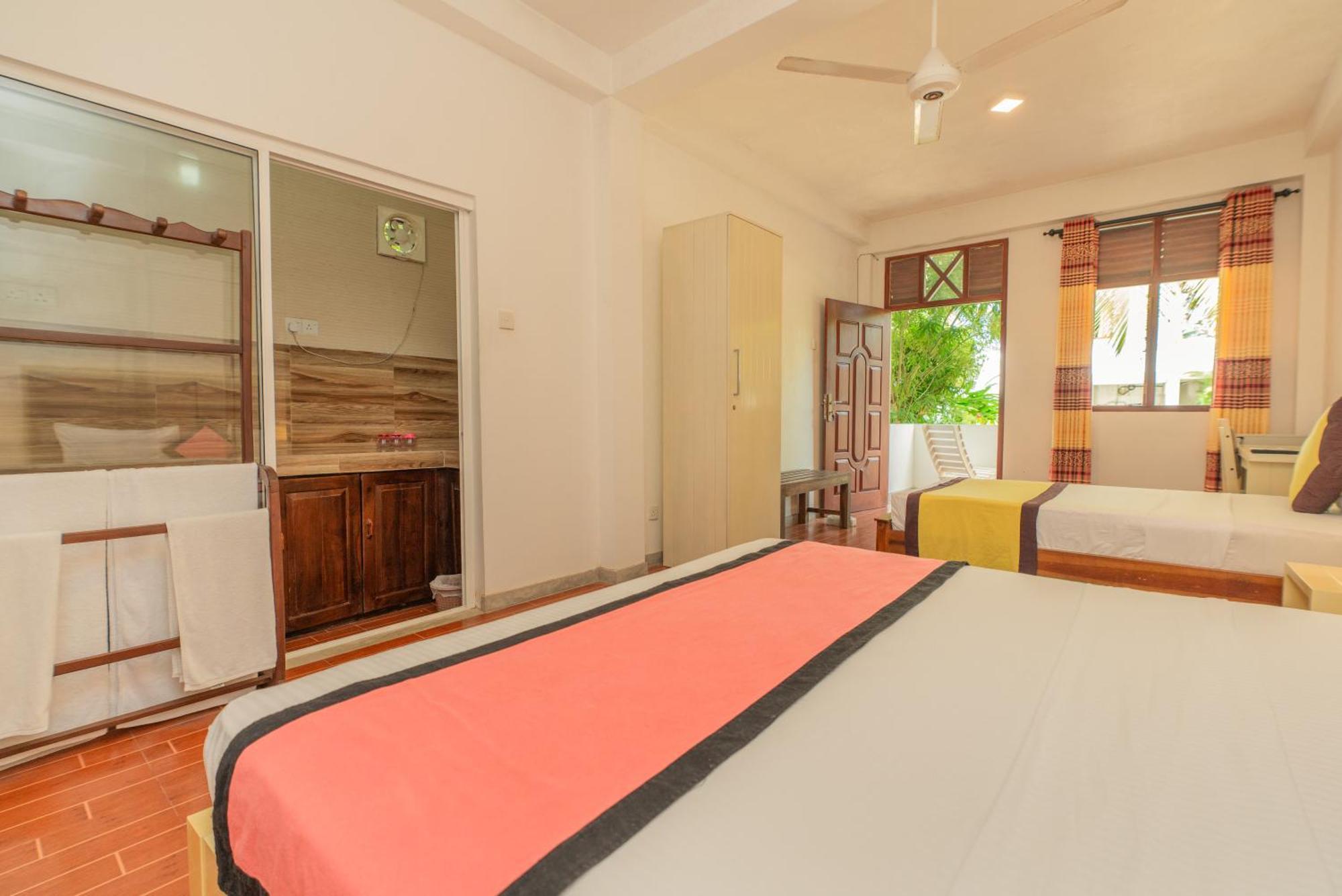 The Calm Of8 Hotel Unawatuna Buitenkant foto