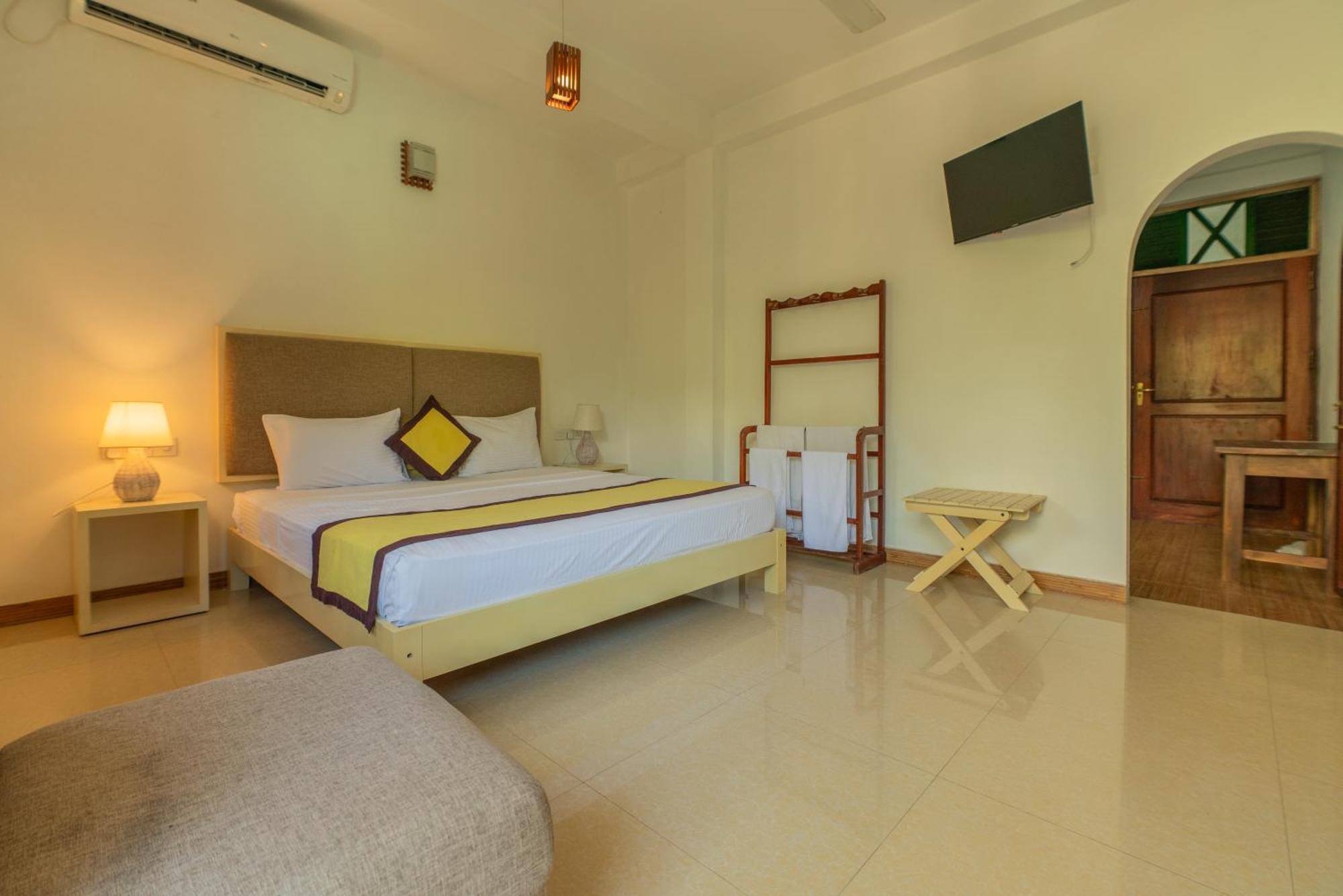 The Calm Of8 Hotel Unawatuna Buitenkant foto