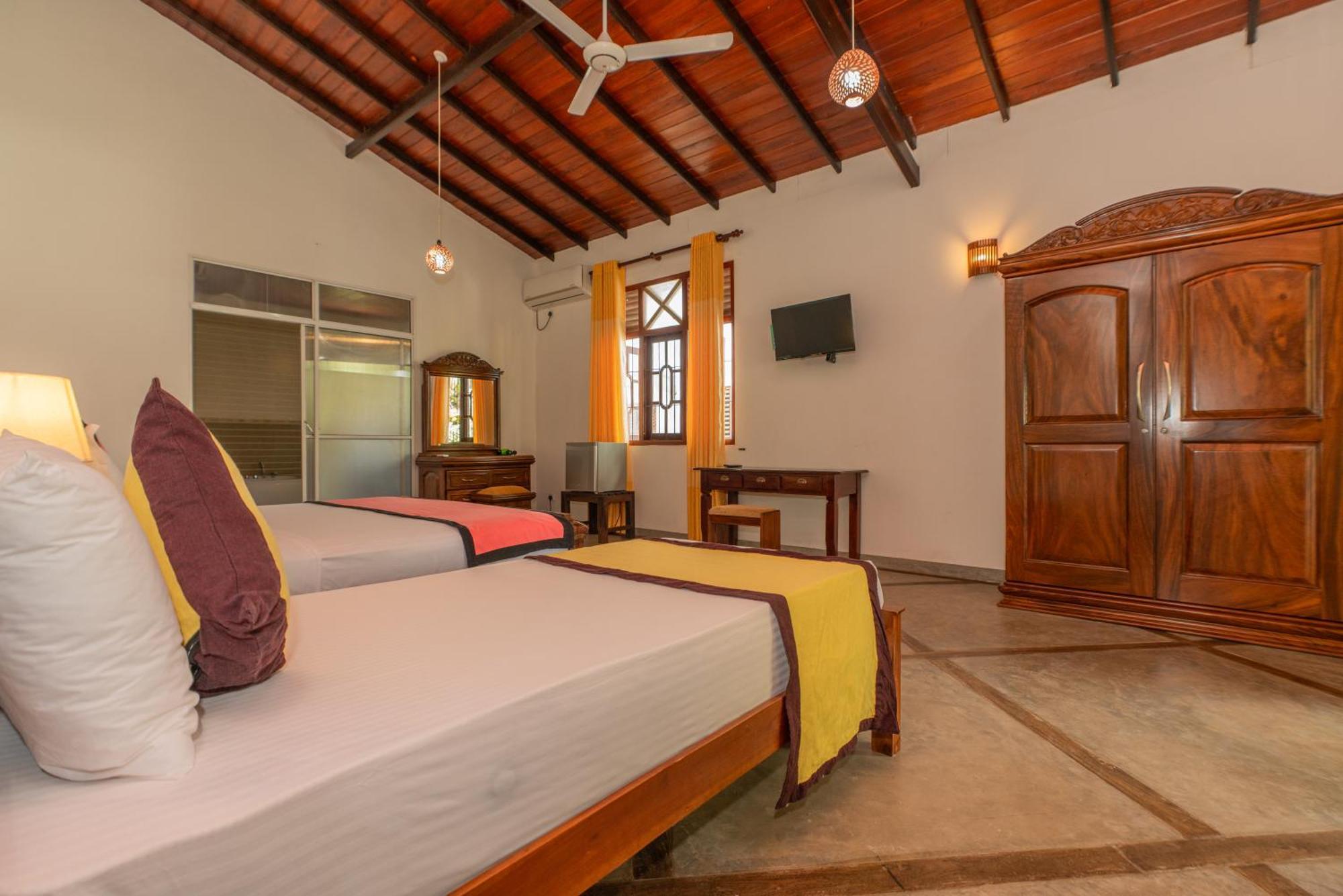 The Calm Of8 Hotel Unawatuna Buitenkant foto